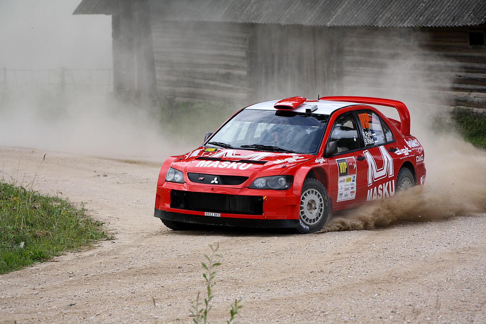 Ralliauto kruusateel Eestis